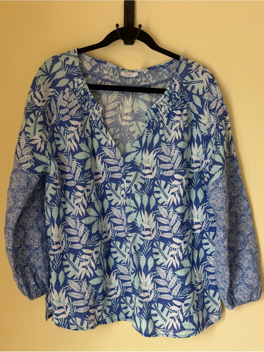 Sigrid Olsen Blue Leaf-Print Women's Peasant Top Size M 100% Linen EUC